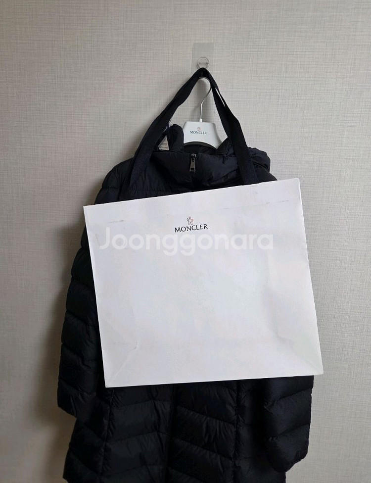 몽클레어 기에 로고패치 여성 롱패딩--9