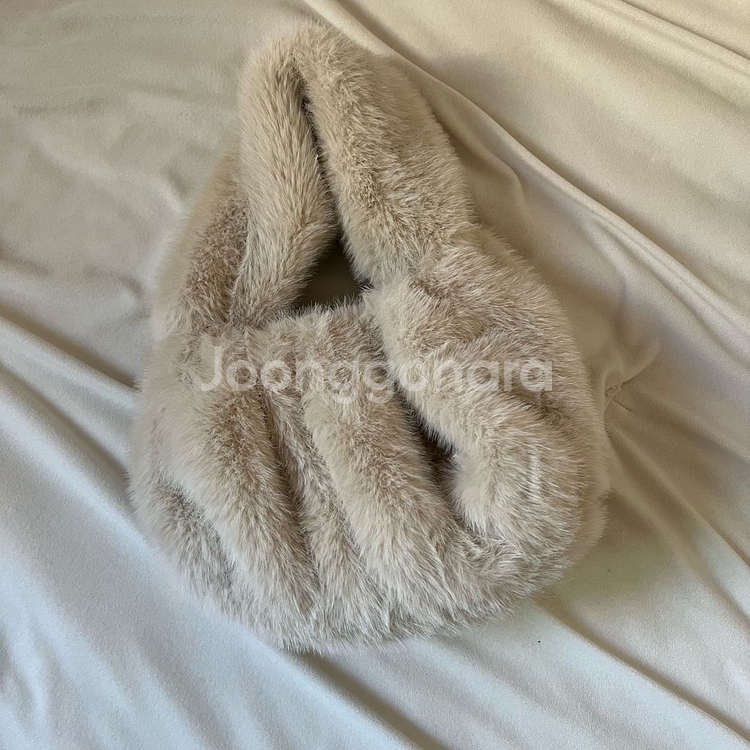 앤아더스토리즈 퍼 만두백--0