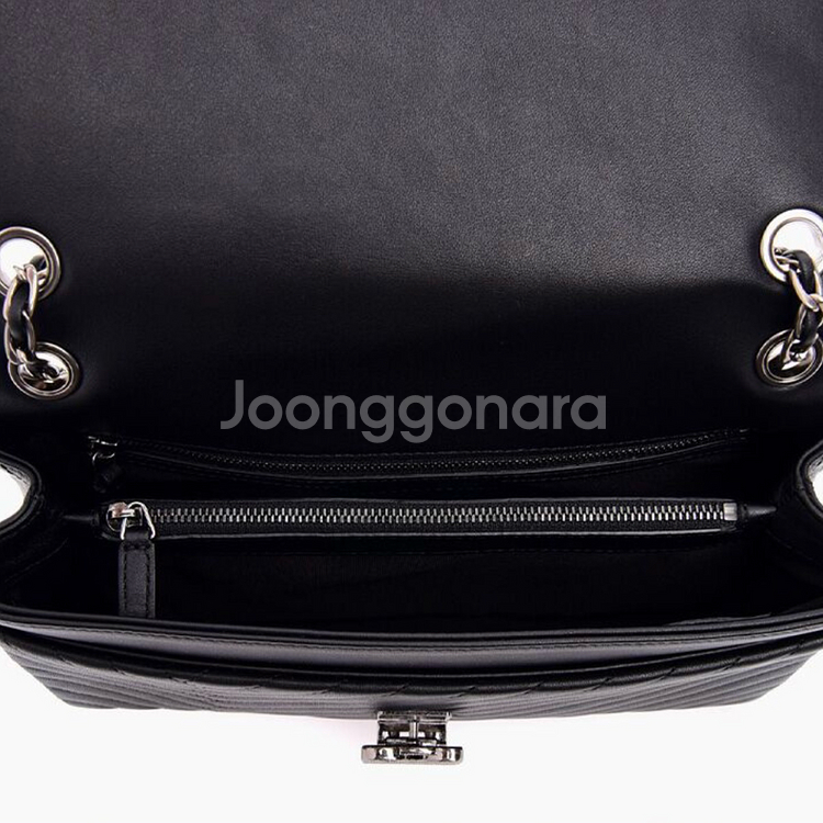 루이까또즈 소가죽 블랙 체인 숄더 퀼팅 가방 숄더백--4