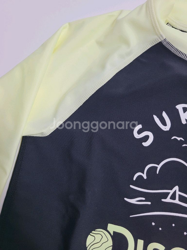 새상품)디스커버리 키즈 래쉬가드 세트 130--2