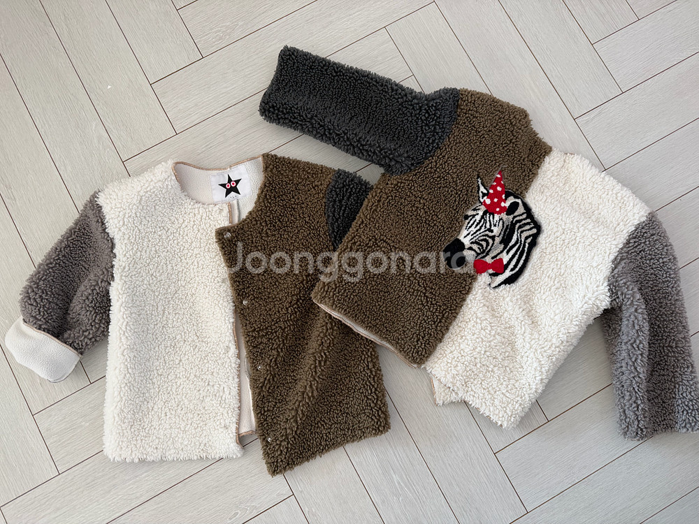 쌍둥이 옷 여아쌍둥이 뽀글이아우터 총6벌 일괄 (우체국택배포함)5~7세--1