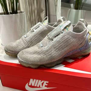 나이키 에어맥스28 스니커즈