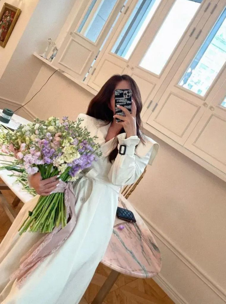 엔뉴엘 트렌치코트 브론 윤주옷장 포스트모니션 러브미우 이미지