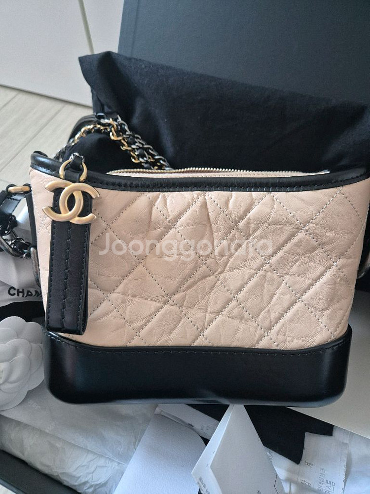 샤넬 가브리엘 호보 스몰 베이지 블랙--1