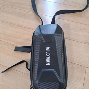 와일드맨 전동킥보드&자전거 방수 가방 2L 새것 팝니다~