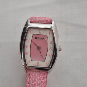 브로바 빈티지 핑크 가죽시계