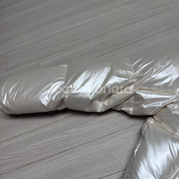 브론 bronn 구스 패딩 진주 숏패딩 글로시 유광 투--2