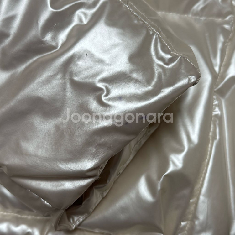 브론 bronn 구스 패딩 진주 숏패딩 글로시 유광 투--5