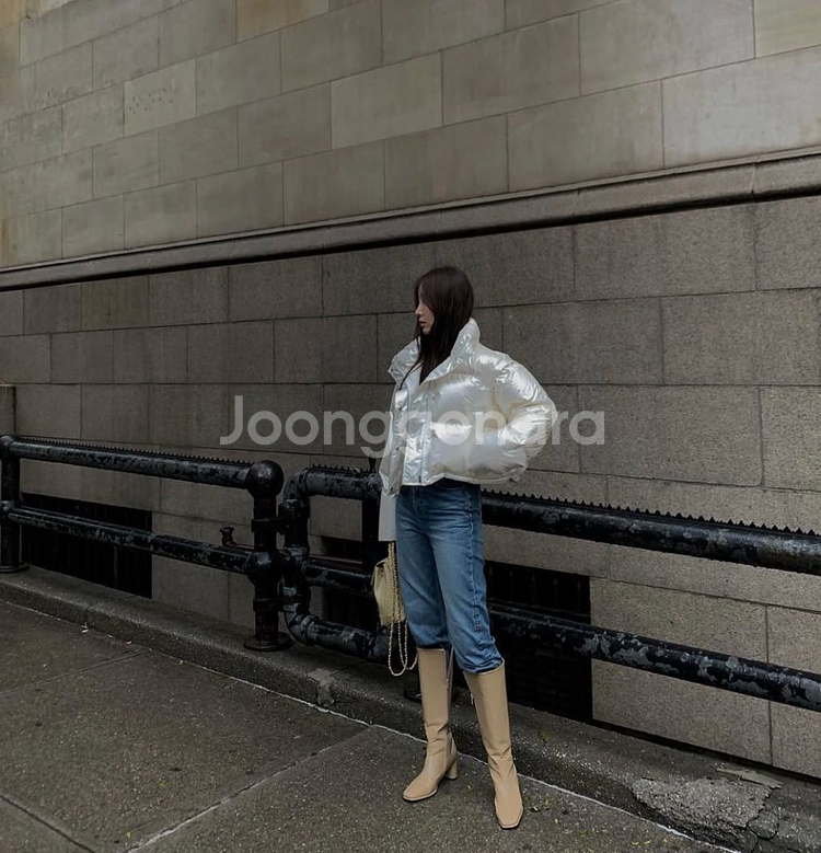 브론 bronn 구스 패딩 진주 숏패딩 글로시 유광 투--9