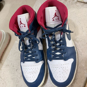 나이키 에어 조던1 미드 네이비