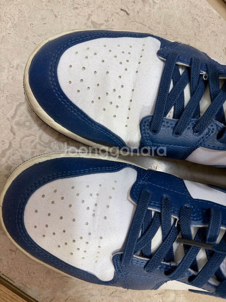 나이키 에어 조던1 미드 네이비--3