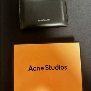 아크네 스튜디오 카드지갑