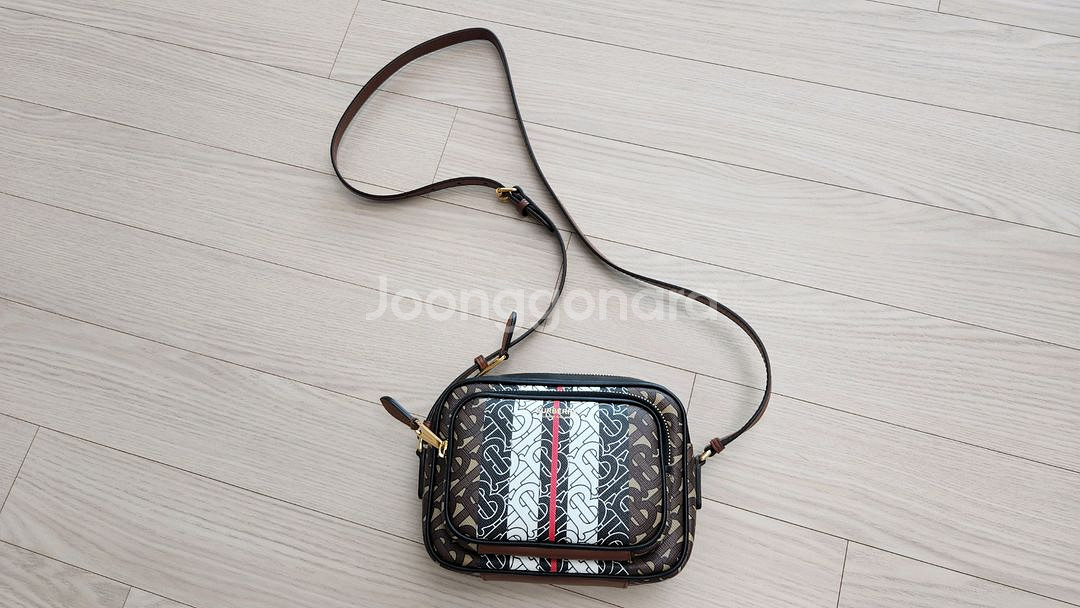 Burberry(버버리) TB모노그램 크로스백--1