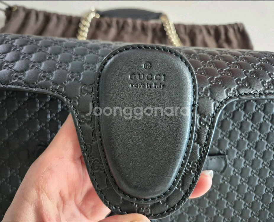 구찌 GG 마이크로시마 에밀리 체인 숄더백 라지--2