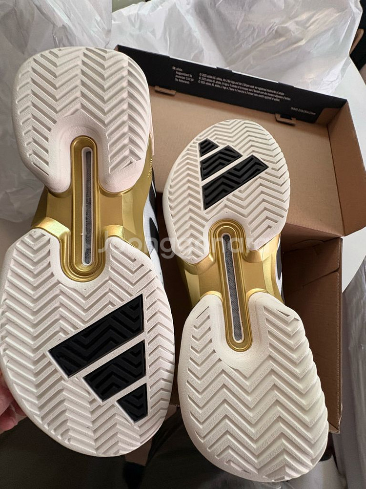 아디제로 우버소닉5 테니스화--1