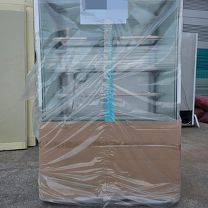 아르네 제과 냉장 쇼케이스입니다.