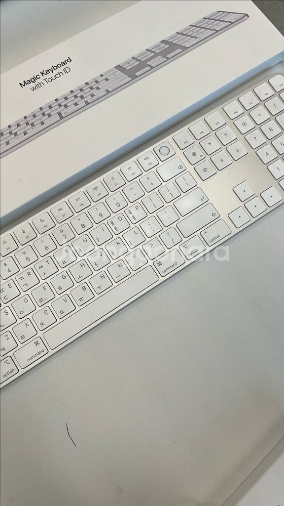 애플 스튜디오 디스플레이, 맥 미니, 매직키보드, 트랙패드, 매직마우스--4