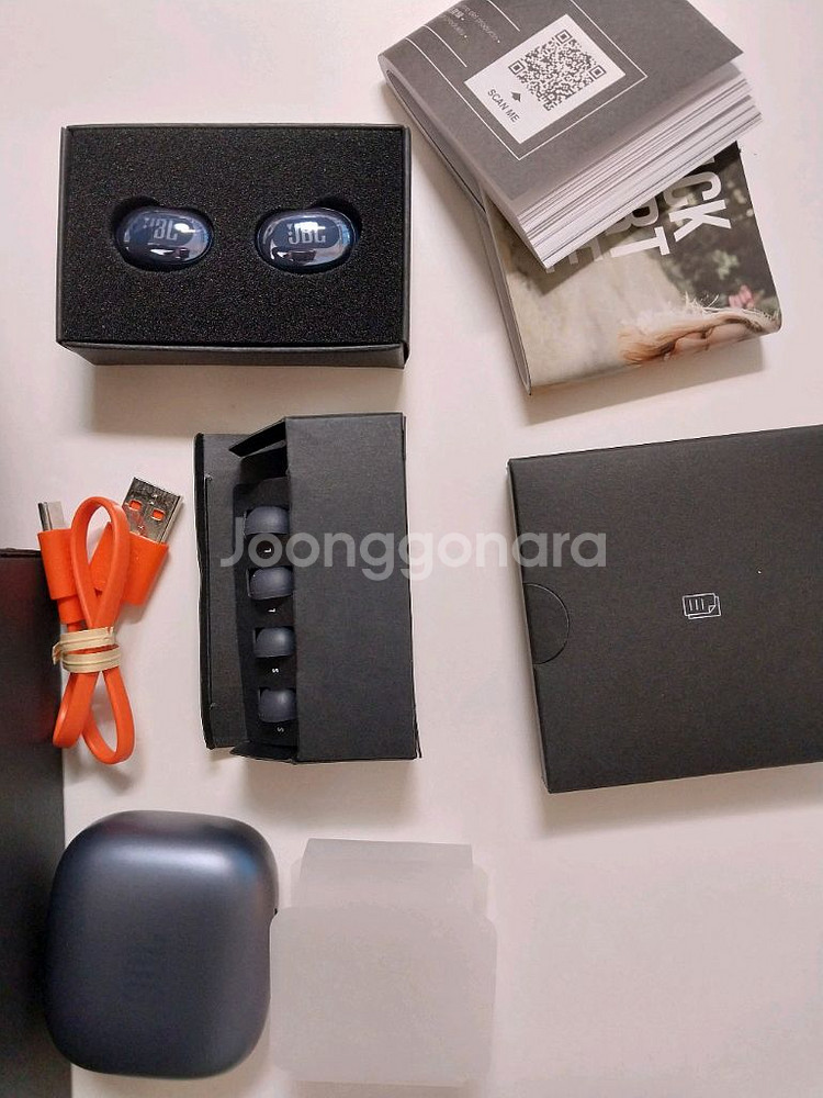 새상품) JBL LIVE FREE 2 무선이어폰 블루투스이어폰 네이비--2