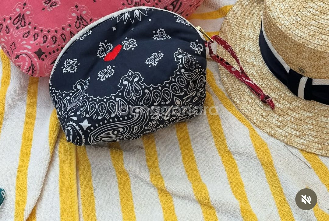 11am 헬로여진 콜잇바이유어네임 파우치--0