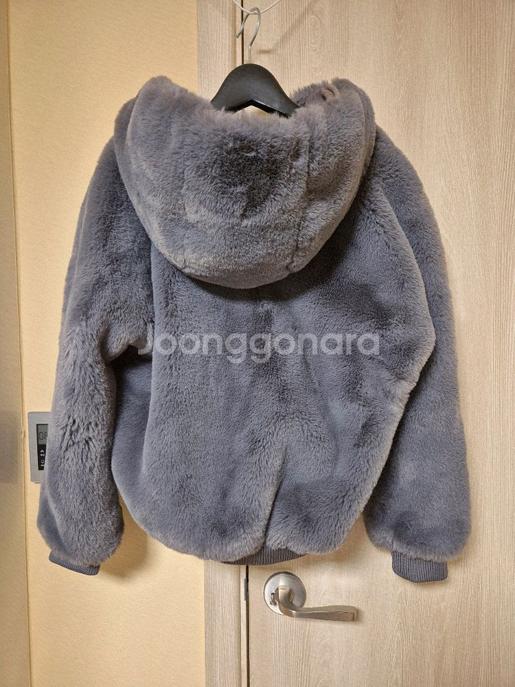 새컨디션 1회착용 maje 마쥬 에코퍼 후드점퍼--9