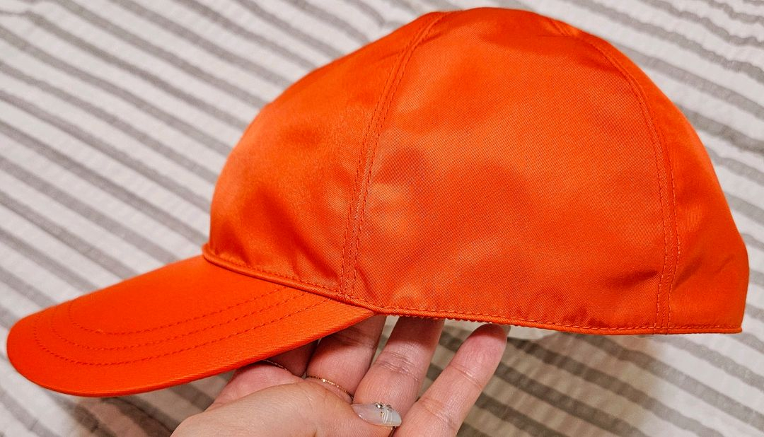 정품 프라다 삼각로고 볼캡 파격가 (1회착용)--3