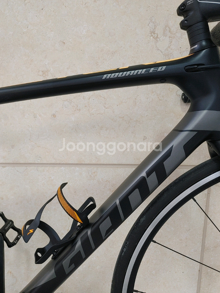 상태S급 19년 자이언트 tcr 어드밴스1 kom 풀 울테그라 카본 로드자전거 m사이즈 팔아요.--2