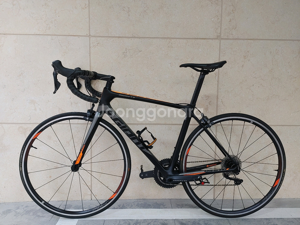 상태S급 19년 자이언트 tcr 어드밴스1 kom 풀 울테그라 카본 로드자전거 m사이즈 팔아요.--6