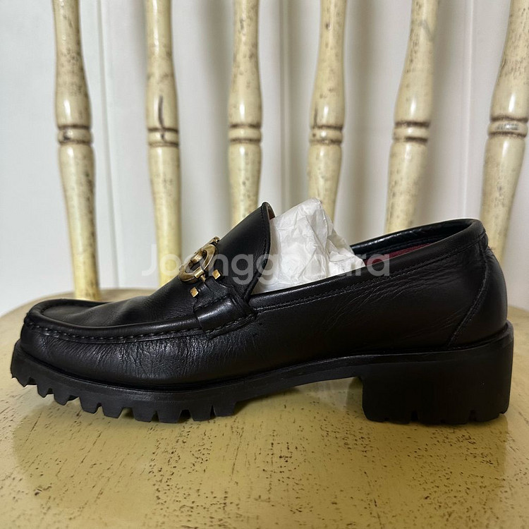 235 페라가모 여성 로퍼 블랙--5