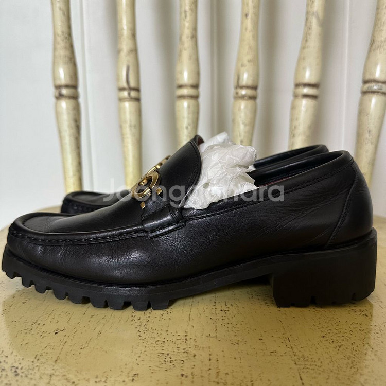 235 페라가모 여성 로퍼 블랙--4