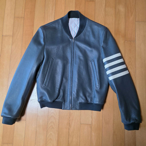 톰브라운 가죽 봄버 자켓