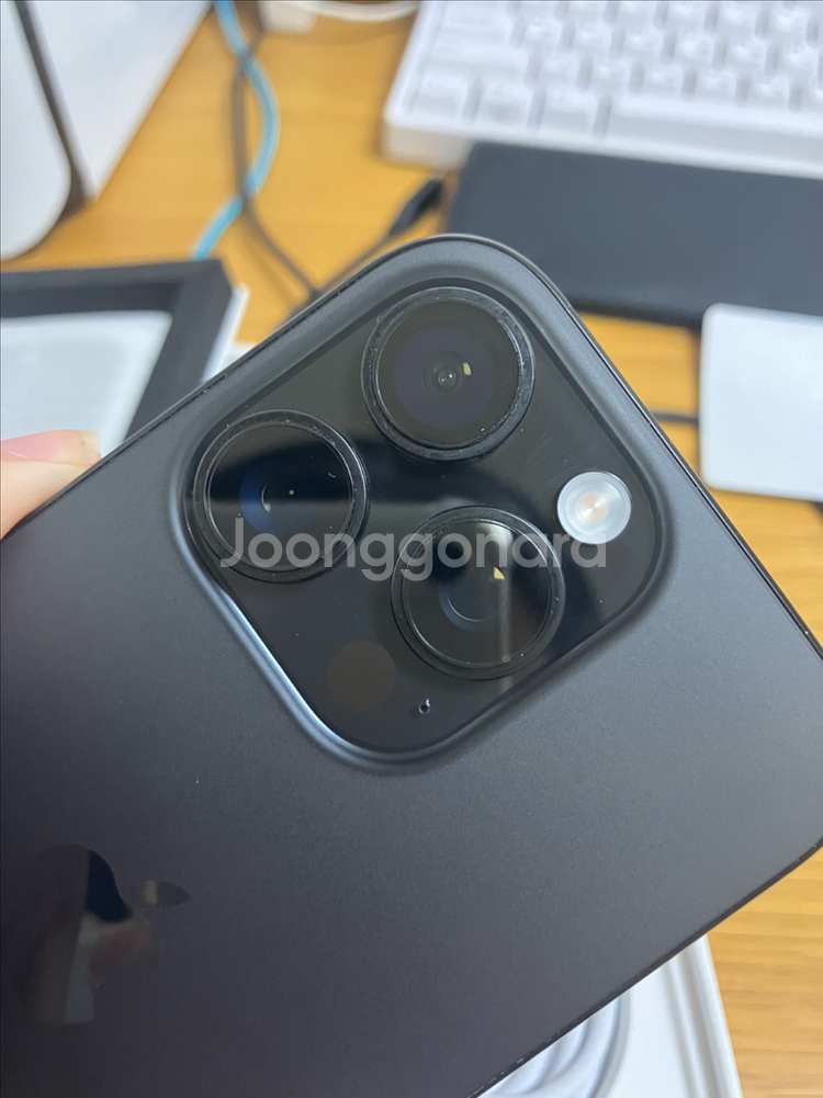 아이폰 16프로 블랙 티타늄 256gb 판매합니다 ~--3