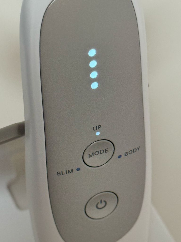 (택포)메디큐브 에이지알 더마 ems샷--2