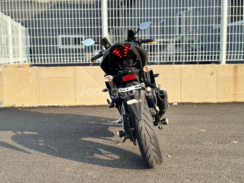 r3 19년식 4만키로 머플러튜닝 깔끔차량 판매합니다--3