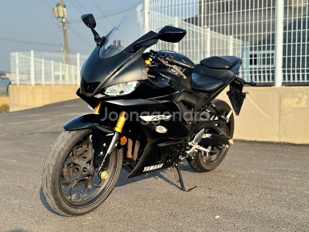 r3 19년식 4만키로 머플러튜닝 깔끔차량 판매합니다--6