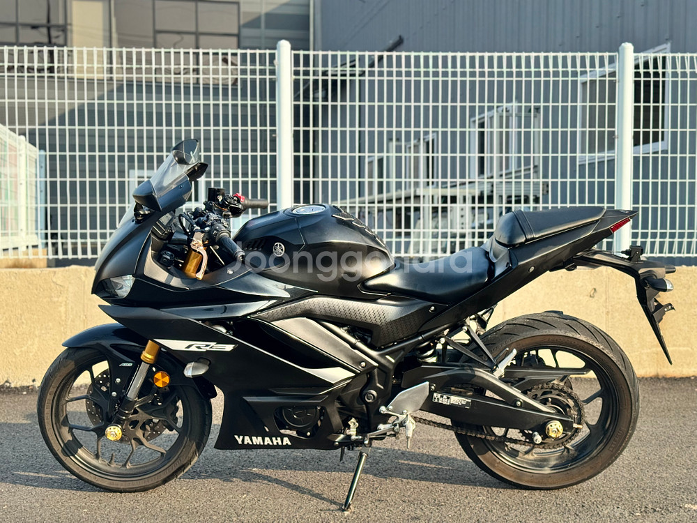 r3 19년식 4만키로 머플러튜닝 깔끔차량 판매합니다--5