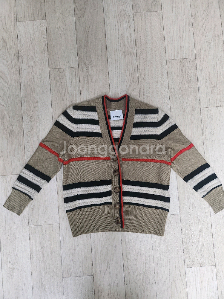 뉴라벨.정품.세트) 버버리키즈4y 가디건과 토마스원피스--1