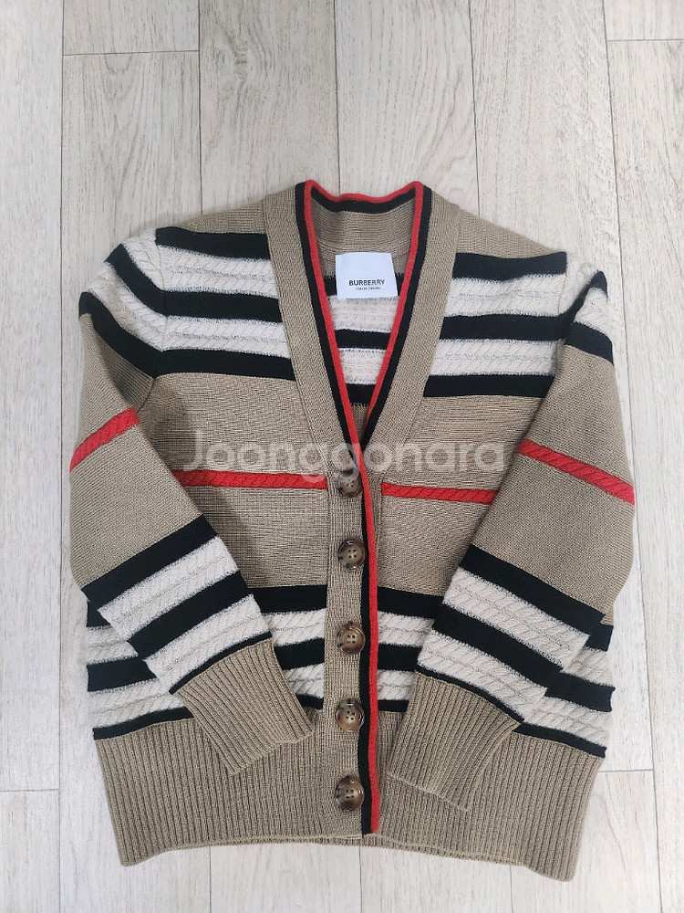 뉴라벨.정품.세트) 버버리키즈4y 가디건과 토마스원피스--2