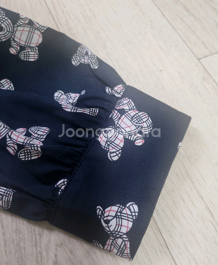 뉴라벨.정품.세트) 버버리키즈4y 가디건과 토마스원피스--9