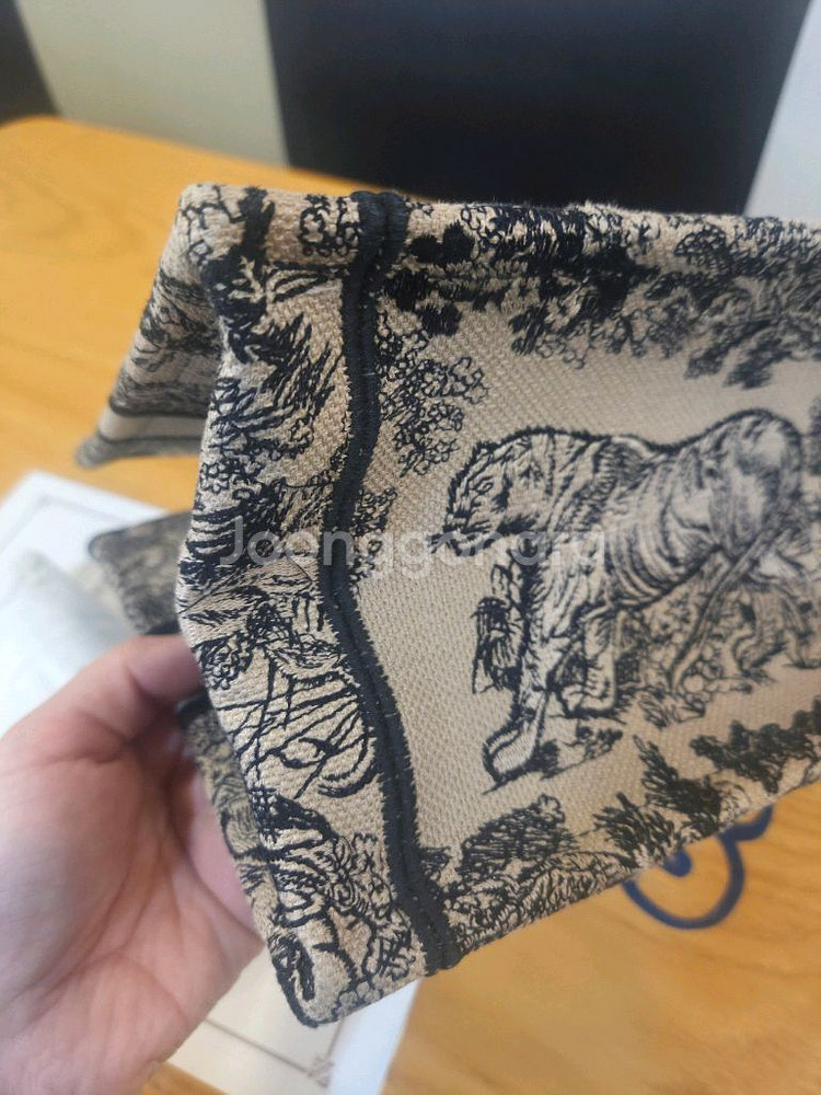 디올 북토트 스몰--4