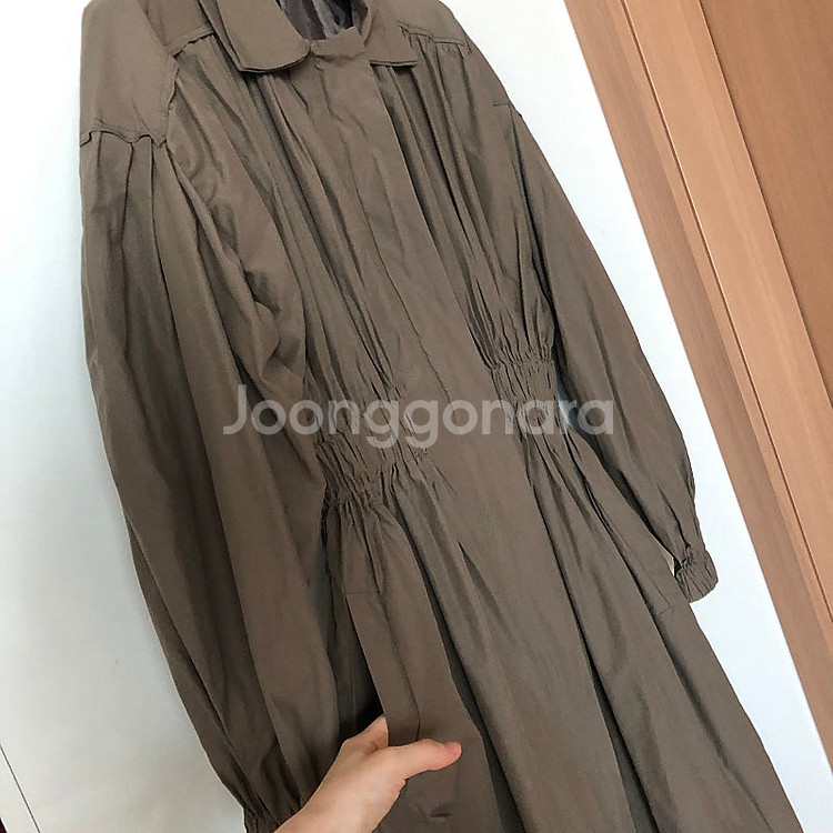 바스락 셔링 오드리 밴딩 퍼프 벌룬 햅번 원피스 트렌치자켓 야상점퍼 타임마인랑방오브제스타일 109000원--9