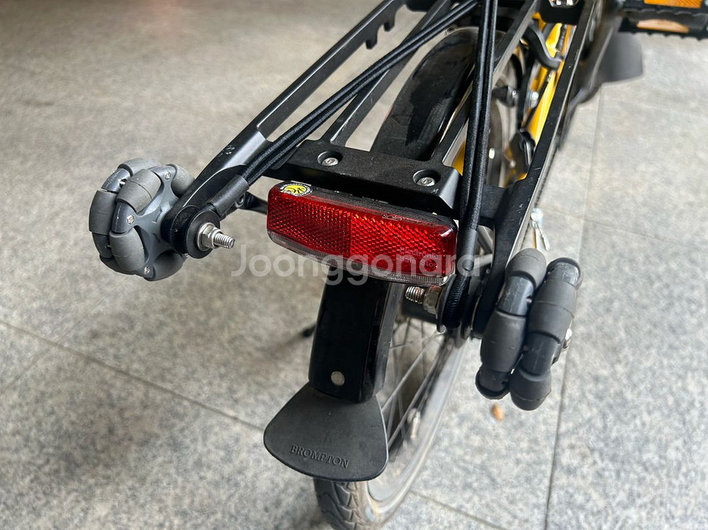 브롬톤 m6r 허브다이나모 범블비 팝니다--7