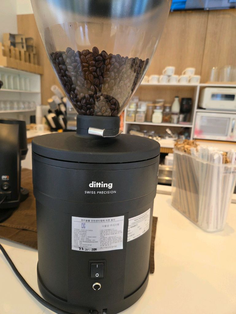 전자동 커피 그라인더 이미지