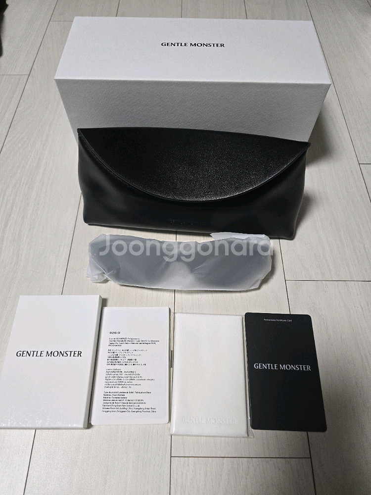 젠틀몬스터 선글라스 던스01 팝니다--0