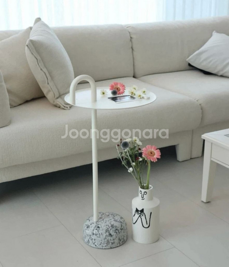 (대구 직거래) Hay 사이드테이블 보울러테이블--0