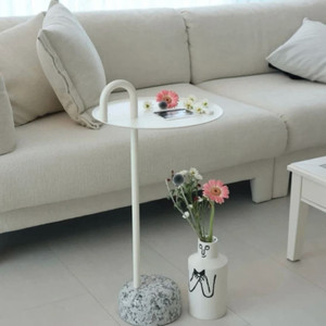 (대구 직거래) Hay 사이드테이블 보울러테이블