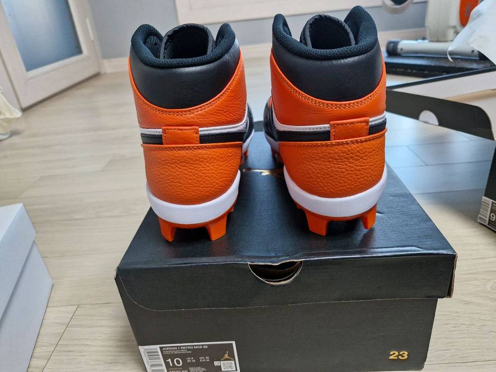 나이키 조던1 레트로 MCS SE 야구화--1