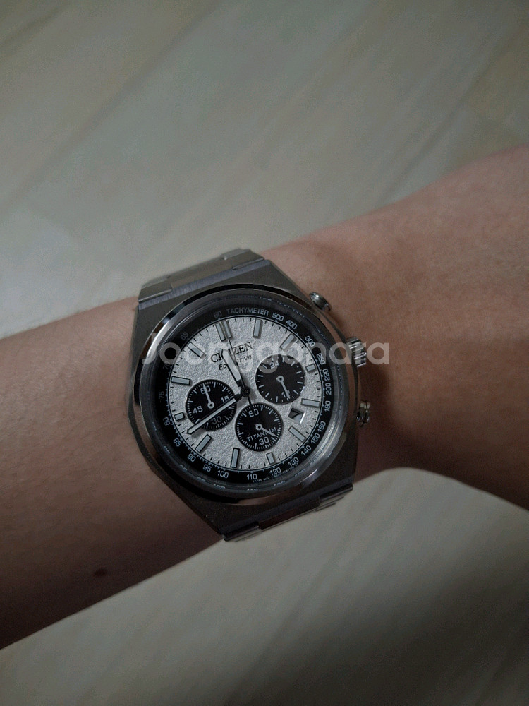 시티즌[CITIZEN] 젠신 Eco-Drive 티타늄 크로노그래프 판매합니다--2