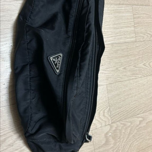 프라다 삼각로고 힙색