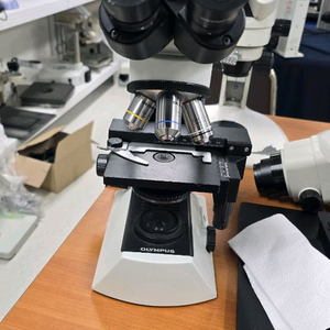 올림푸스 생물현미경 CX21 이미지