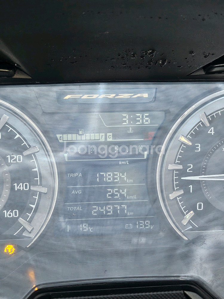 포르자350 24년식 그레이 색상 판매합니다--2